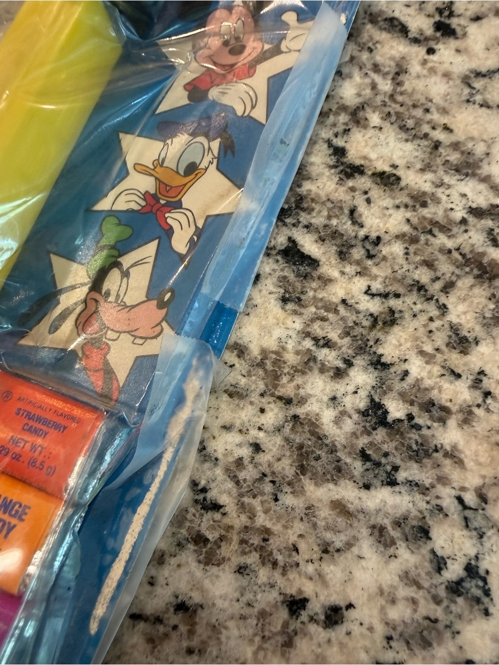 Vintage - Disney Mickey Mouse Yellow PEZ Candy Dispenser | Box Damaged - Picture 2 of 4